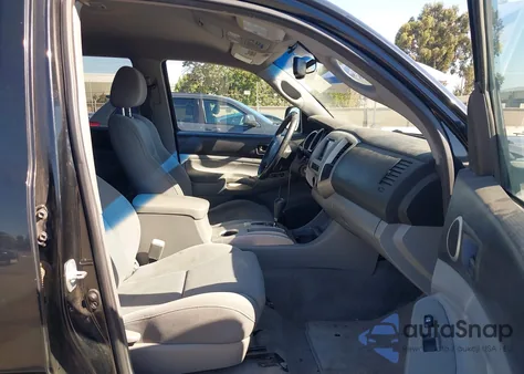 2007 Toyota Tacoma Prerunner V6 z USA, uszkodzony, nr VIN 3TMKU72N57M012120